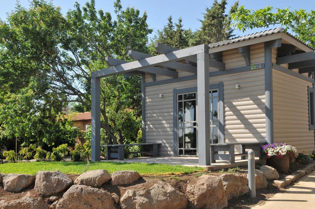 Etnachta Kibbutz Afik Exterior foto